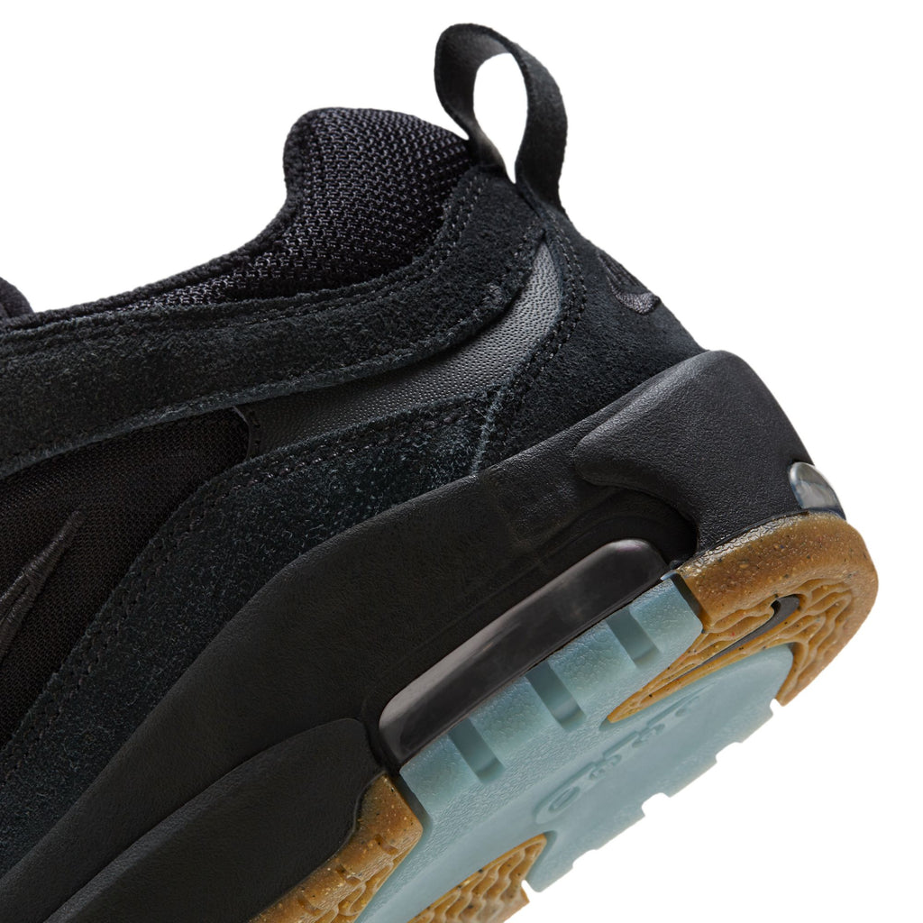 Close-up of a nike NIKE SB ISHOD 2 AIR MAX BLACK/BLACK-ANTHRACITE sneaker showing the heel and sole with visible Max Air technology and textured tread.