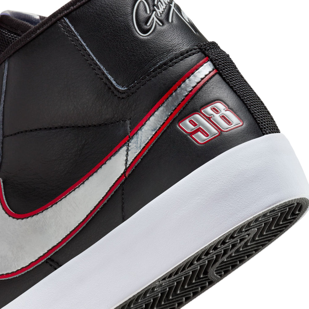 nike SB BLAZER MID PRO GT BLACK / METALLIC SILVER.