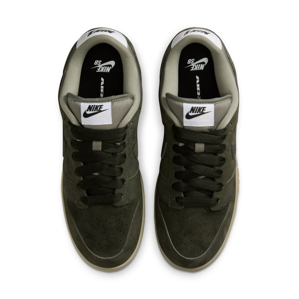 A pair of nike SB DUNK LOW PRO B SEQUOIA/SEQUOIA-LIGHT ARMY-WHITE skate shoes with black laces, white tongue labels, and beige inner lining, seen from above on a white background.
