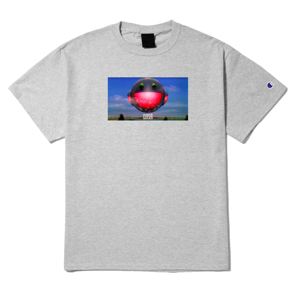 A CLOSER HEAVY METAL TEE GREY with a red balloon on it.