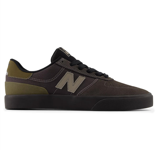 The NB NUMERIC 272 BLACK CEMENT / DOCKSIDE sneaker features a black and olive green suede and mesh upper, lace-up closure, and vulcanized sole for superior board feel.