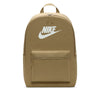 The NIKE HERITAGE BACKPACK in Parachute Beige/Summit White offers a front pocket, top handle, and the iconic white swoosh on the front. Made from recycled polyester with a convenient laptop sleeve.