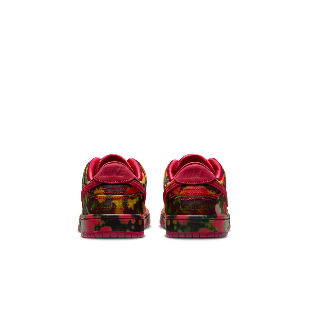 Back view of NIKE SB DUNK LOW 👠💚 sneakers by Nike, featuring a colorful red floral design and rounded heels, ideal for little kids learning to skateboard.