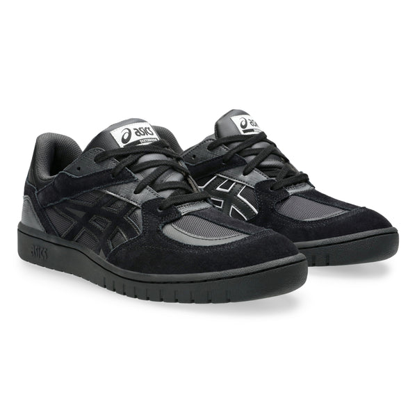 A pair of black ASICS GEL-SPLYTE BLACK / GRAPHITE GREY sneakers with white branding on the tongue and side, featuring a combination of mesh and suede materials. Enhanced with FF BLAST cushioning for maximum comfort.