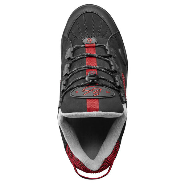 A ES THE MUSKA BLACK / RED hiking shoe on a white background.