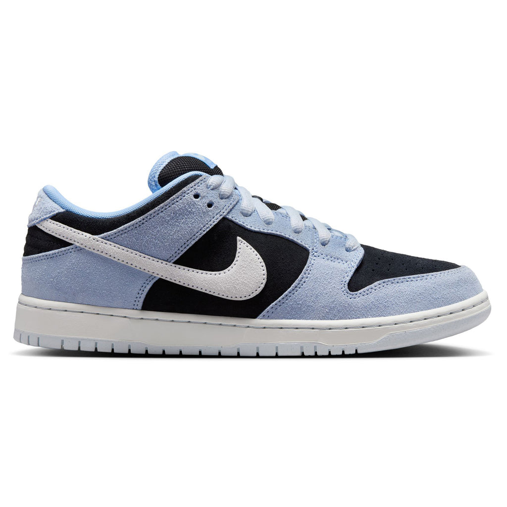 The NIKE SB DUNK LOW PRO ALUMINUM / BLACK-FOOTBALL GREY features a low-top design with light blue and black accents, a white swoosh, and matching midsole, crafted from premium materials for style and durable traction.