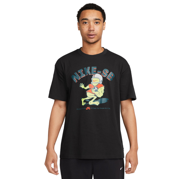 A man wearing a NIKE SB 'SPORTS GUY' SKATE TEE BLACK.