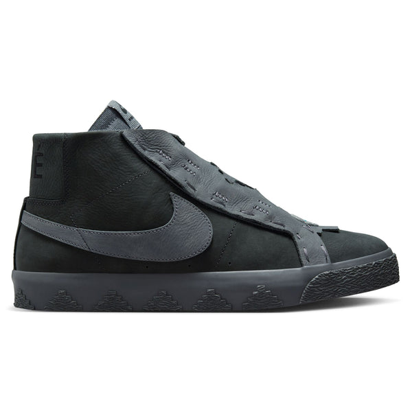 A NIKE SB X DI'ORR GREENWOOD BLAZER MID DECON ANTHRACITE / DARK GREY SMOKE sneaker with a large nike swoosh logo on the side, Zoom Air cushioning, and a patterned sole ideal for skate shoes enthusiasts.