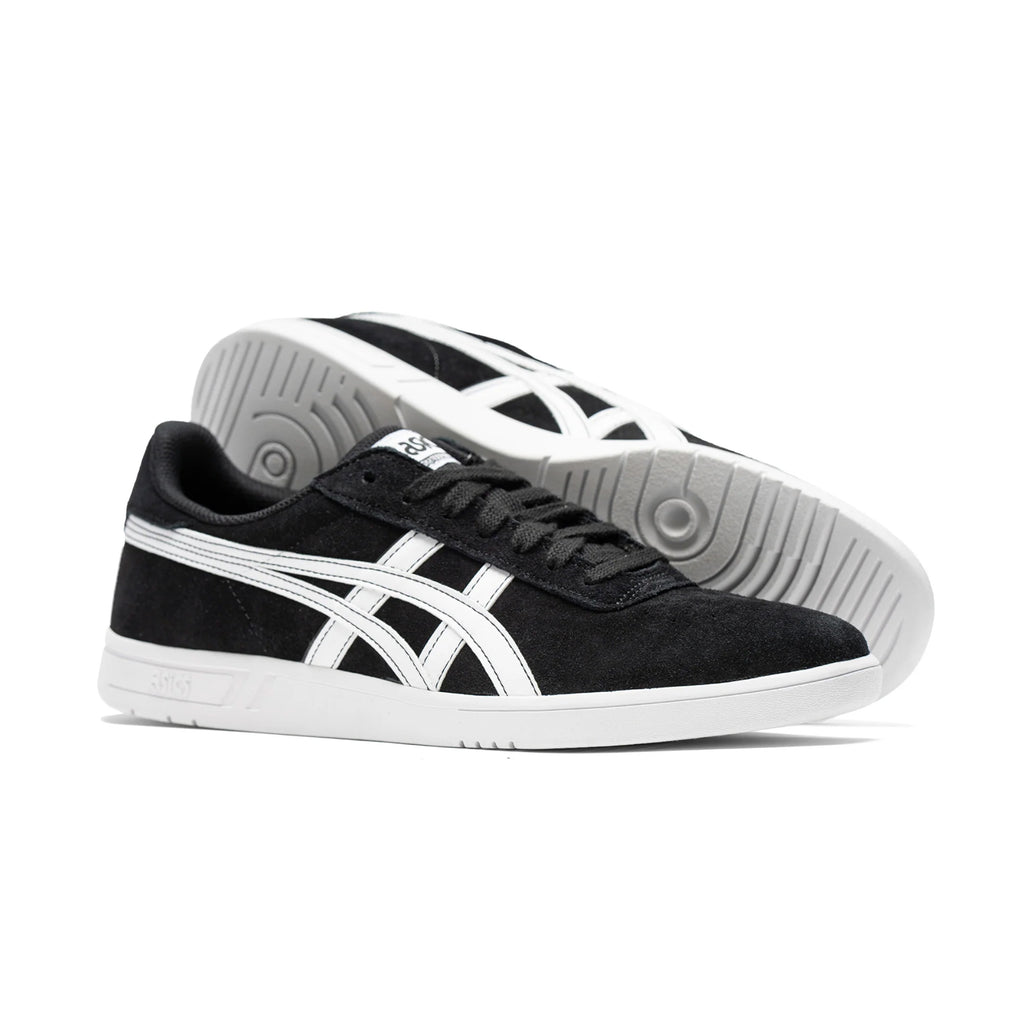 ASICS trainers in black and white, featuring the ASICS GEL-VICKKA PRO BLACK / WHITE technology.