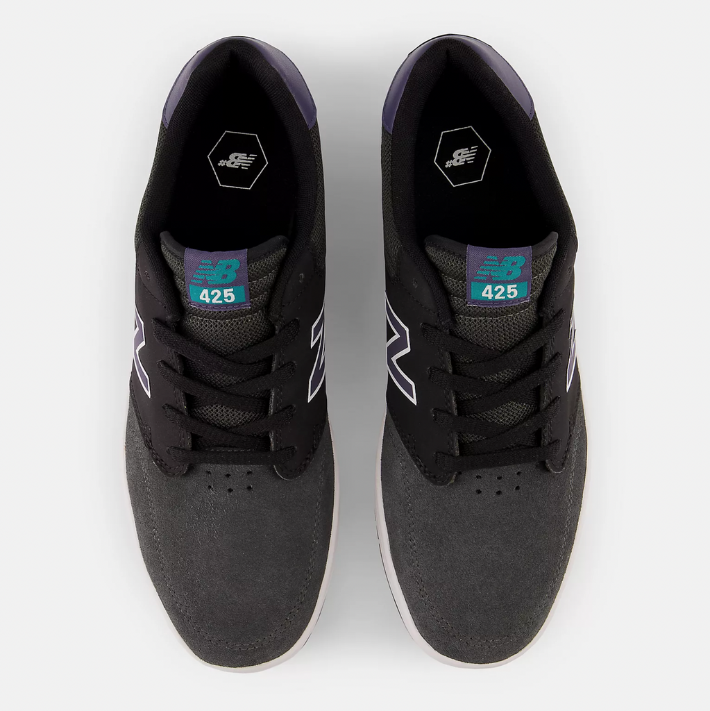 A pair of NB NUMERIC 425 Black/Grey sneakers on a white background.