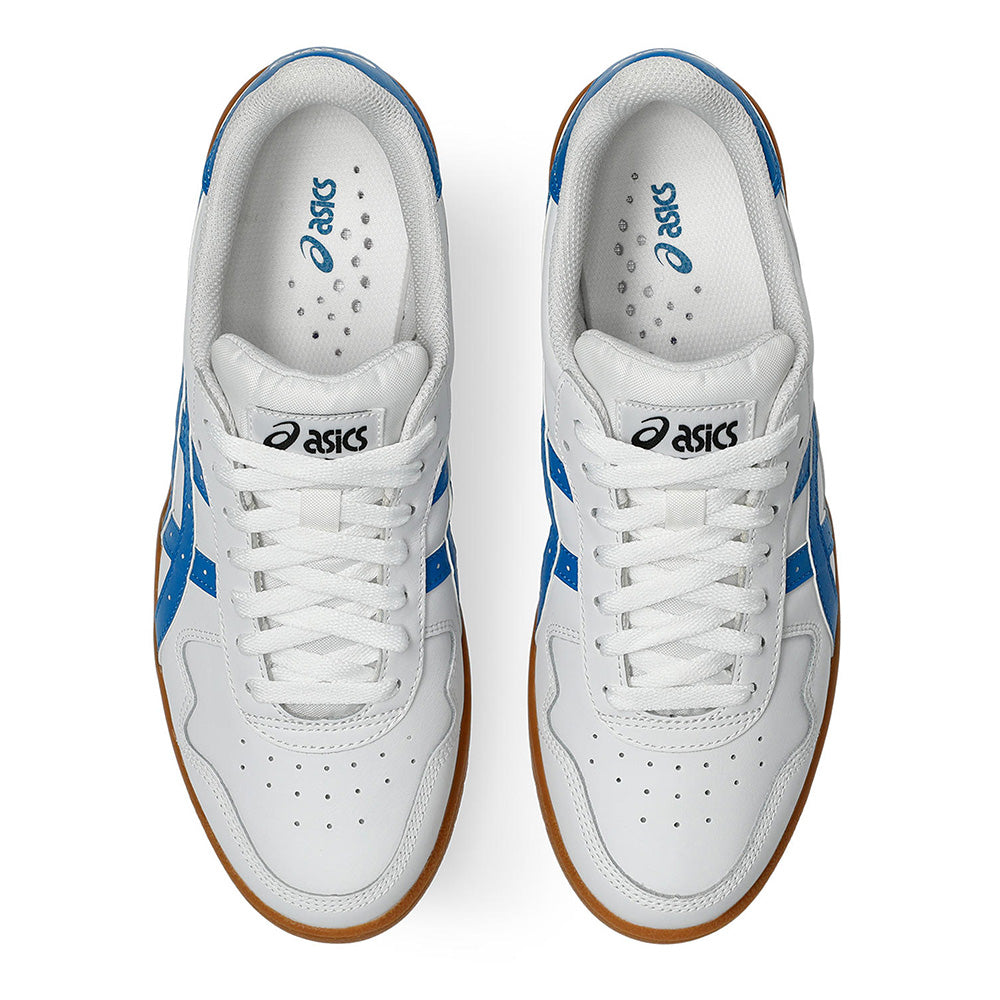 A top view of the ASICS JAPAN PRO WHITE / DIRECTIORE BLUE sneakers by ASICS, featuring white uppers, blue accents, gum soles, and designed as a premium, durable skateboarding shoe.