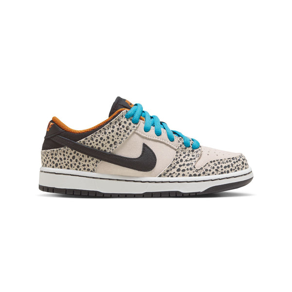 The NIKE SB DUNK LOW PRO ELECTRIC PS PHANTOM/BLACK features a beige base, black Nike swoosh, leopard print accents, blue laces, white midsole, and black outsole—making it perfect for any skateboarding enthusiast looking to add a stylish edge. This sneaker from Nike hits all the marks.