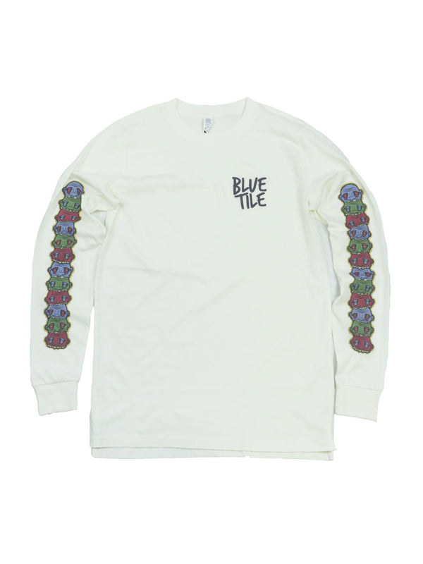 Create a stylish and comfortable look with the Bluetile Skateboards Blue Valley Long Sleeve Tee in white. Perfect for any casual occasion, this tee features a simple yet eye-catching design. The soft and breathable fabric ensures maximum comfort.