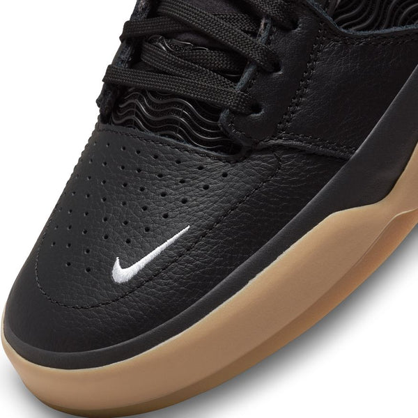 NIKE SB ISHOD PRM Black / White / Dark Grey combines the classic silhouette of the Dunk Low with a sleek black colorway and a gum outsole. These iconic sneakers are perfect for skateboarders, with their durable nike branding.