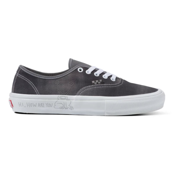 Vans skate sneakers in gray and white, specifically the VANS SKATE AUTHENTIC DANIEL JOHNSTON RAVEN.