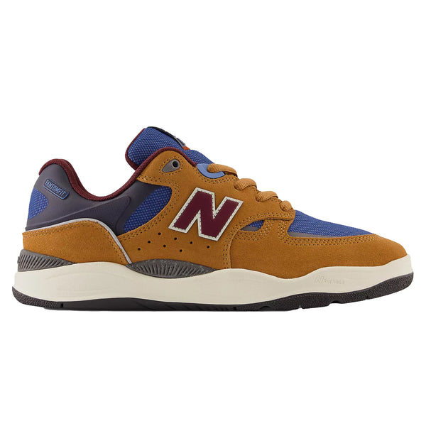 A NB Numeric 1010 Tiago brown and blue shoes.