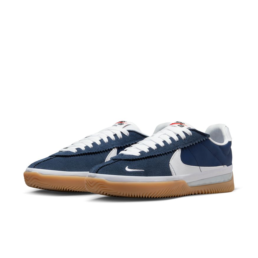 The NIKE SB BRSB NAVY / WHITE / UNIVERSITY RED is a stylish and classic sneaker option. Perfect for any casual or sporty look, these shoes feature the iconic nike branding along with a navy.