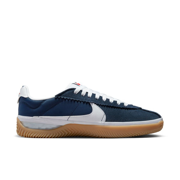 The NIKE SB BRSB NAVY / WHITE / UNIVERSITY RED in navy and white is a stylish sneaker option for any casual outfit. It features a sleek design with the iconic nike logo and is perfect for those who.