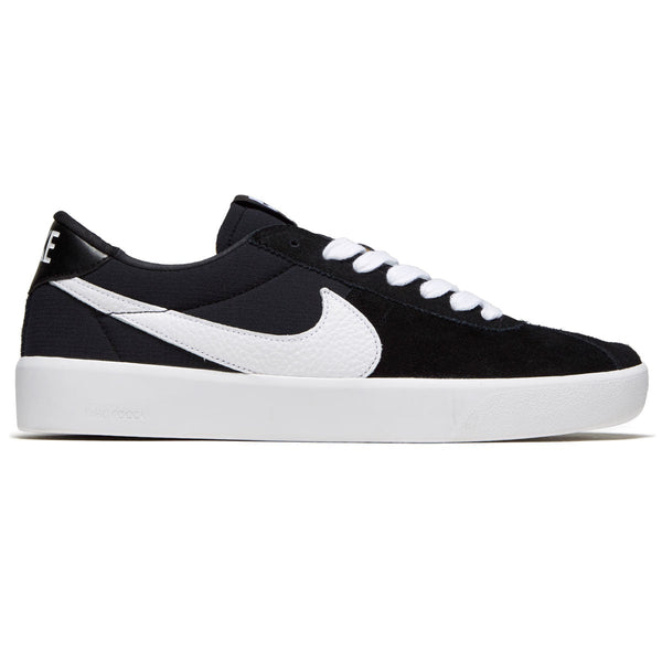 The NIKE SB BRUIN REACT BLACK / WHITE in black and white is a stylish option for those who prefer a sleek and timeless look. This iconic shoe showcases the perfect balance of minimalist design with its low-cut silhouette.