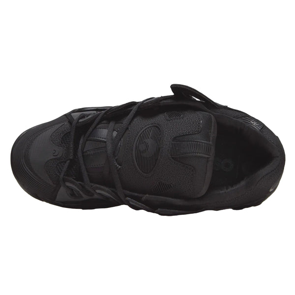 A pair of OSIRIS D3 2001 BLACK / BLACK sneakers on a white background.
