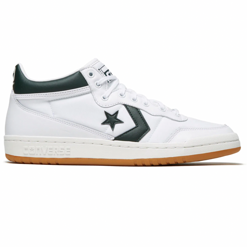 The CONVERSE CONS FASTBREAK PRO WHITE / DEEP EMRALD / GUM in white and green.
