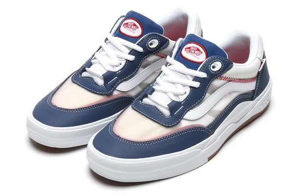 VANS SKATE WAYVEE sneakers in navy blue.