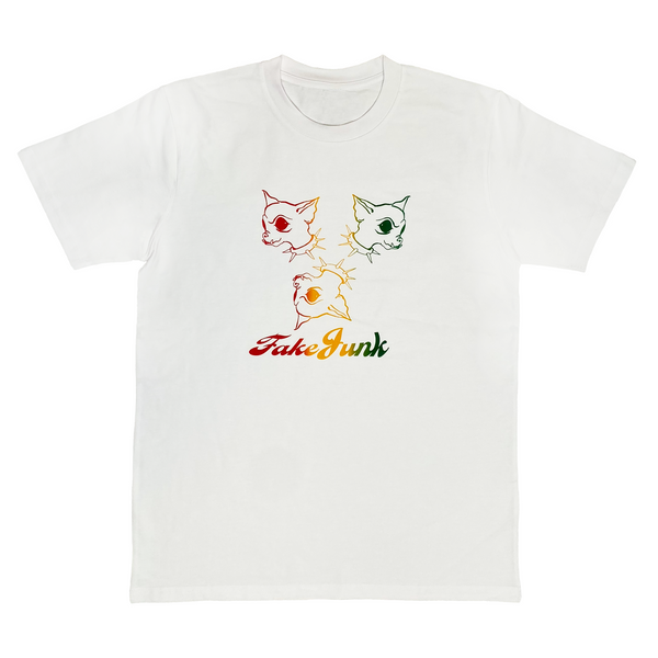 A FAKE JUNK CHI CHI T-SHIRT WHITE with three cats on it.