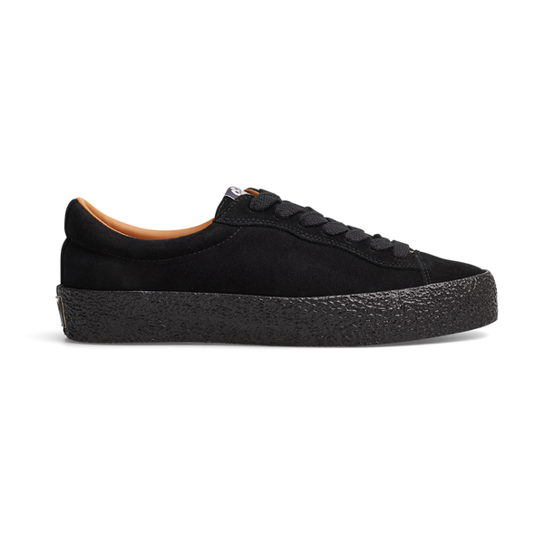 A LAST RESORT AB VM002 SUEDE LO BLACK/BLACK sneaker with orange soles.