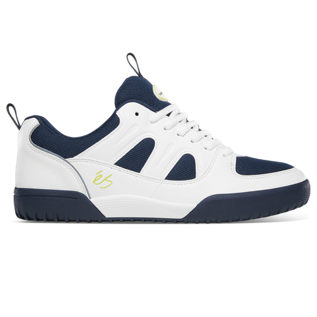 The ES SILO SC WHITE / NAVY BEYOND SUEDE skate shoe is a stylish choice for men, combining the timeless colors of white and navy.