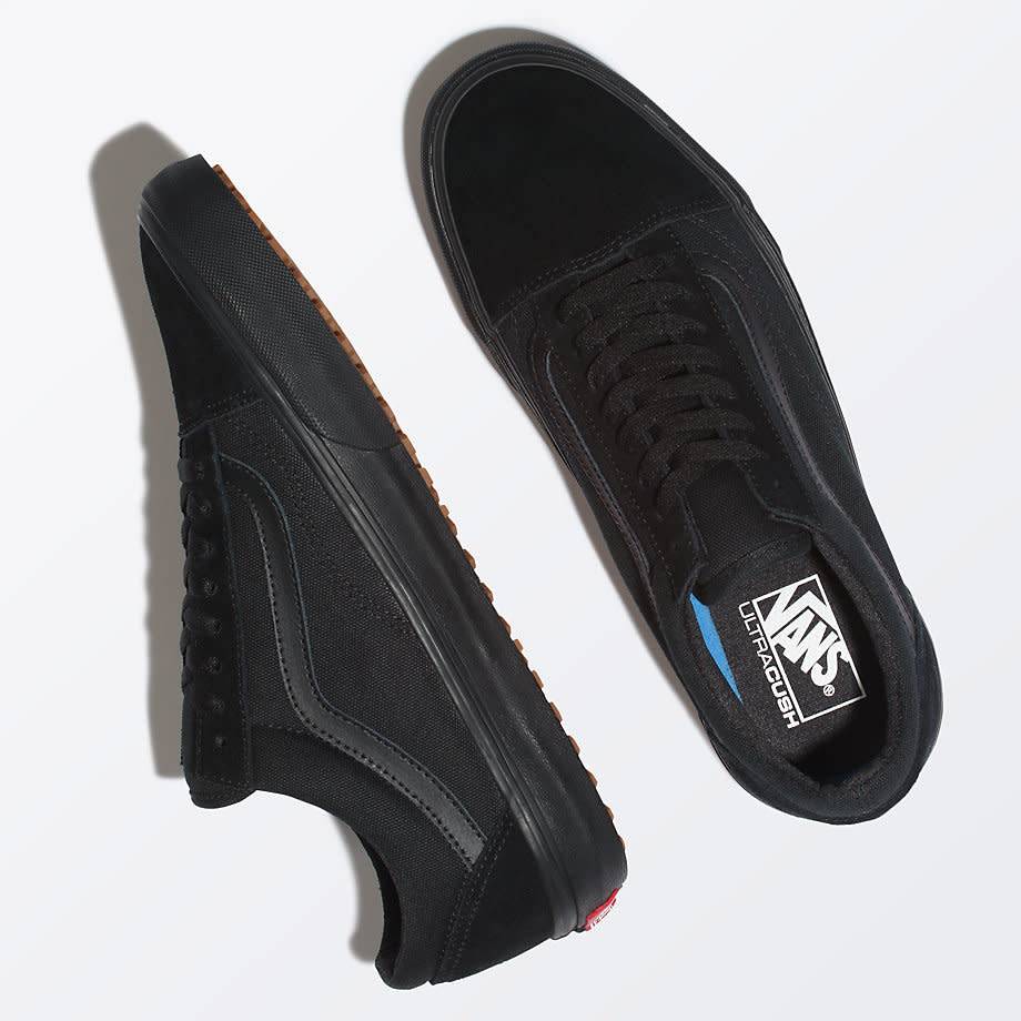 VANS MADE FOR THE MAKERS OLD SKOOL UC shoes with a black gum sole that offer durability and comfort.