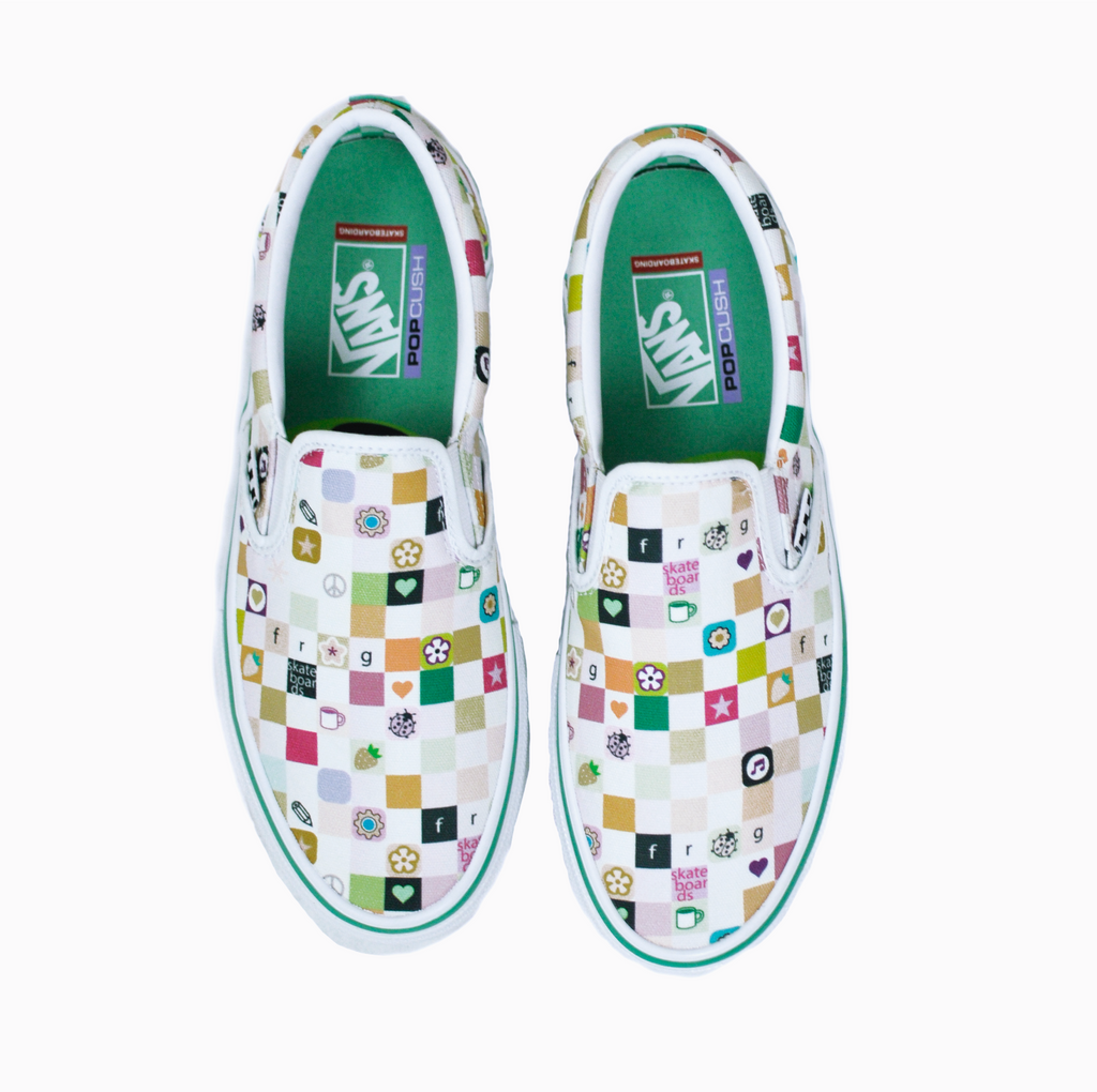 VANS SKATE X FROG SLIP ON WHITE skate shoes with colorful checkered patterns.