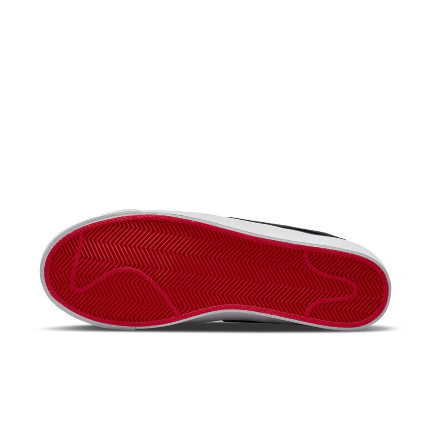 nike SB BLAZER LOW PRO GT PRM BLACK/ VARSITY RED sneakers on a white background.