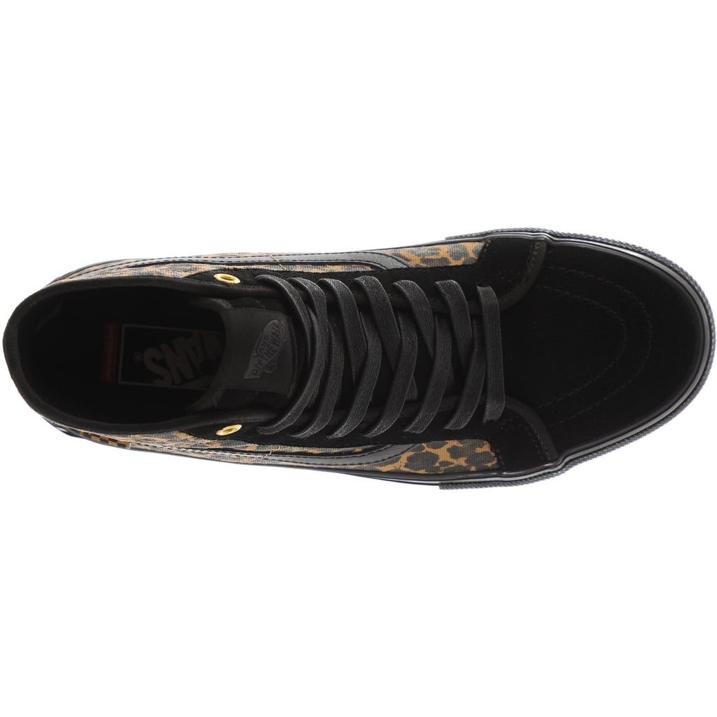 The VANS SKATE SK8-HI DECON CHER STRAUBERRY black leopard print sneaker is a stylish and trendy choice for skateboarding enthusiasts.