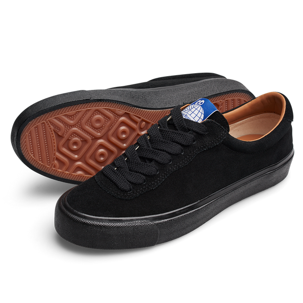 A LAST RESORT AB VM001 SUEDE BLACK/BLACK sneaker with blue soles, perfect for a last resort option.