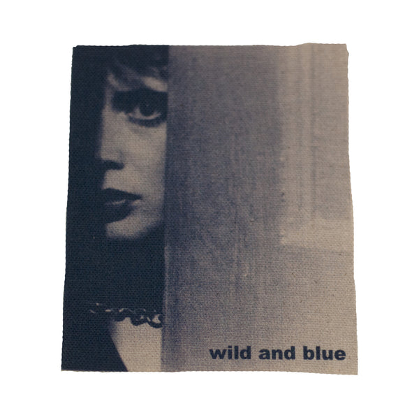 Bluetile Skateboards' BluTile Wild and Blue Canvas Patch fleece blanket.